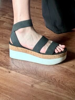 Steve Madden black and white Strappy Platform Sandals